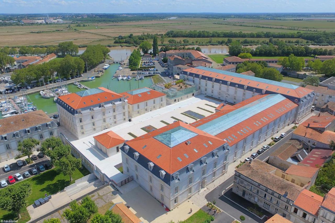 Residence De L'Arsenal Royal - Meubles De Tourisme Rochefort  Kültér fotó